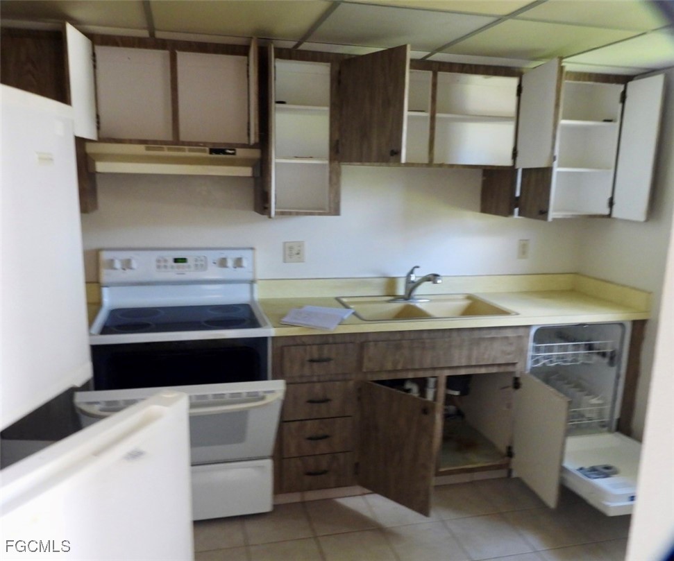 2 Bed Pool Home for Sale in Fort Myers, FL, $120,000 — photo 11