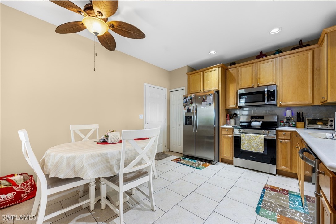 3 Bed Townhouse for Sale in Colonnade At Forum, FL, $299,000 — photo 11