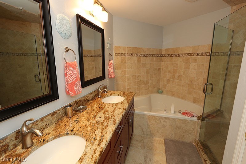 2 Bed Waterfront Home for Sale in Arielle, photo 11
