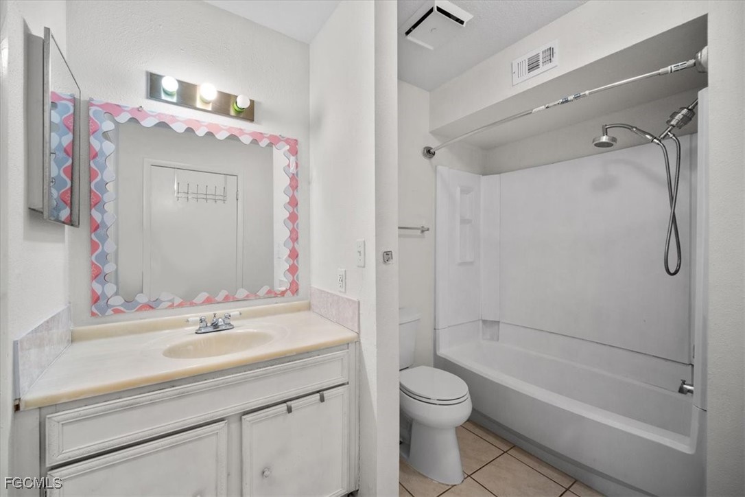 2 Bed Condominium for Sale in Village Creek, photo 11