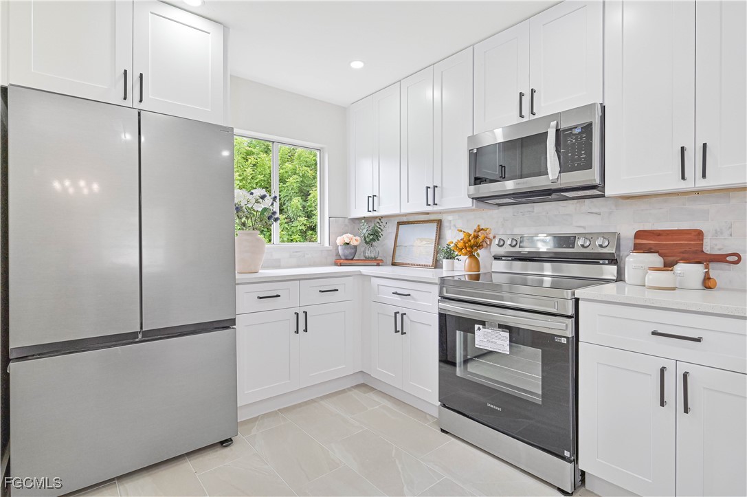 3 Bed SingleFamilyResidence for Sale in Lehigh Acres, photo 11