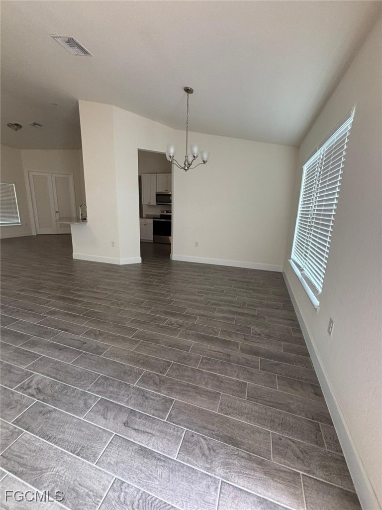 4 Bed SingleFamilyResidence for Sale in Lehigh Acres, photo 11