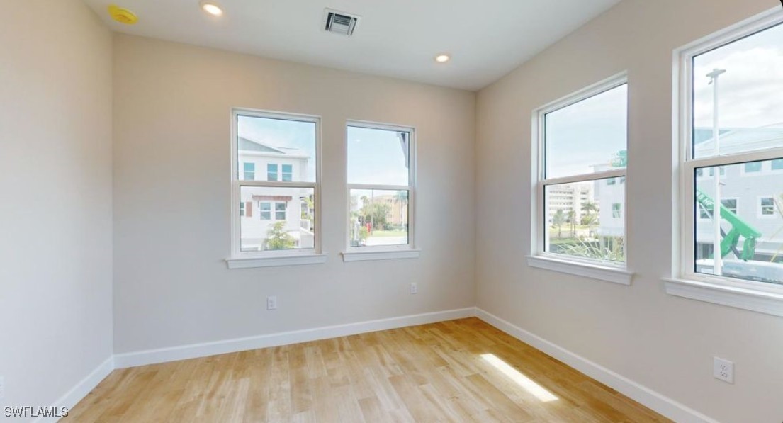 4 Bed Condominium for Sale in Seahaven, photo 11
