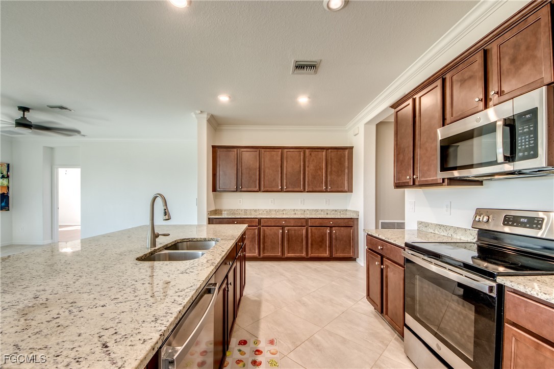 3 Bed SingleFamilyResidence for Sale in Estero, FL, $499,900 — photo 11