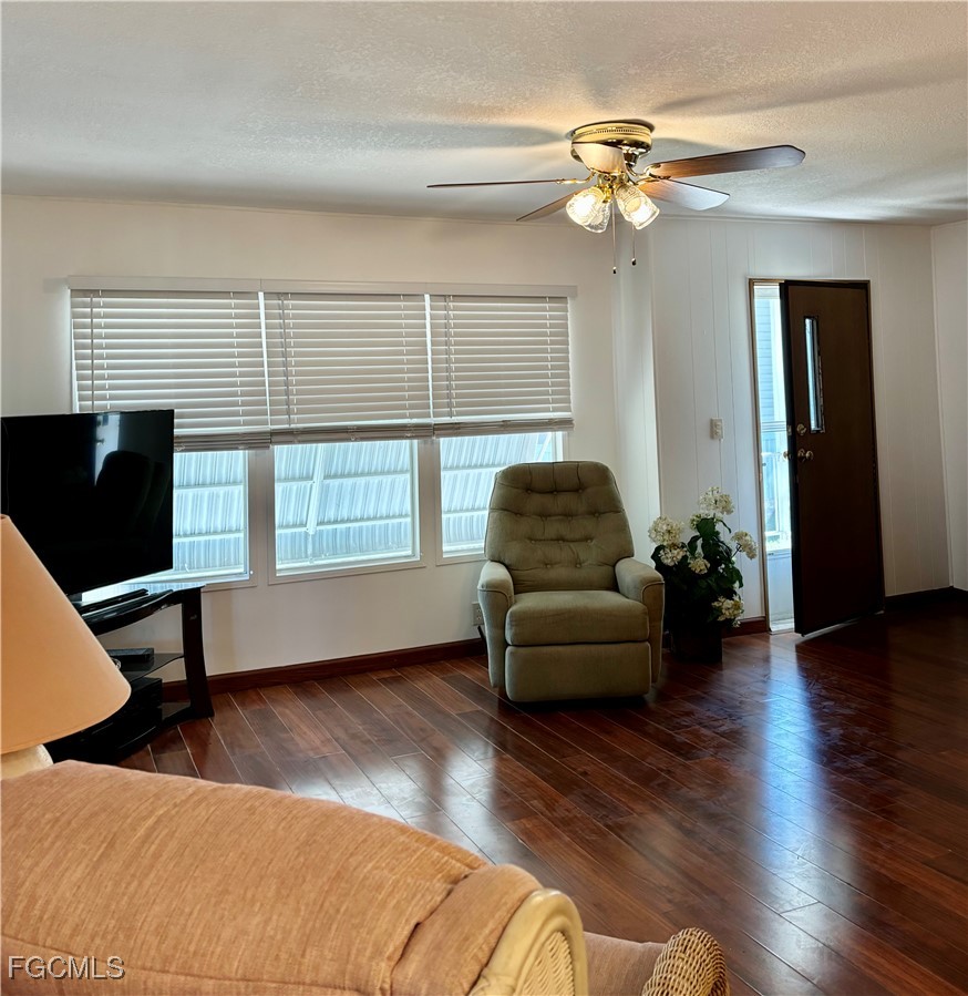 2 Bed ManufacturedHome for Sale in North Fort Myers, FL — photo 11