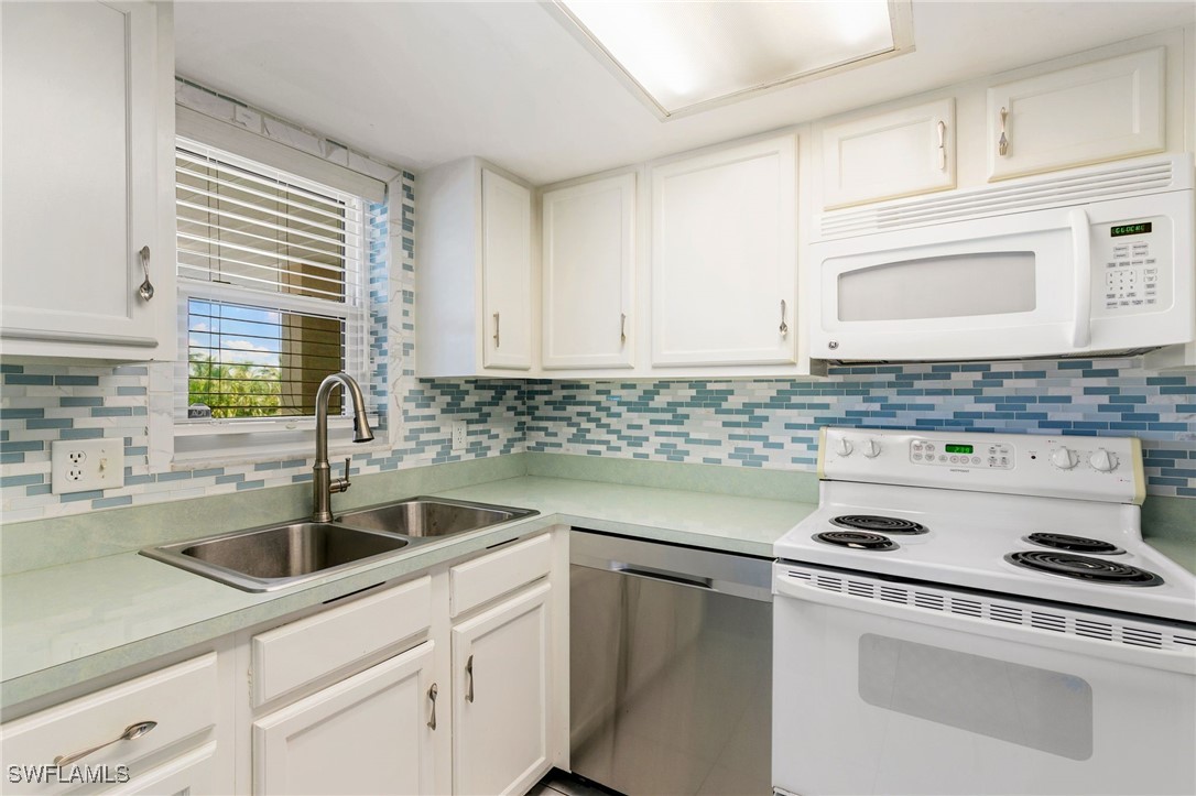 2 Bed Condominium for Sale in Marco Island, FL, $310,000 — photo 11