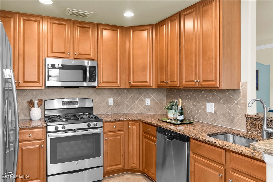 3 Bed Condominium for Sale in Sonoma, FL, $450,000 — photo 11