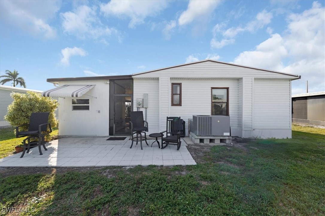 2 Bed ManufacturedHome for Sale in Riverwood, FL, $189,000 — photo 11