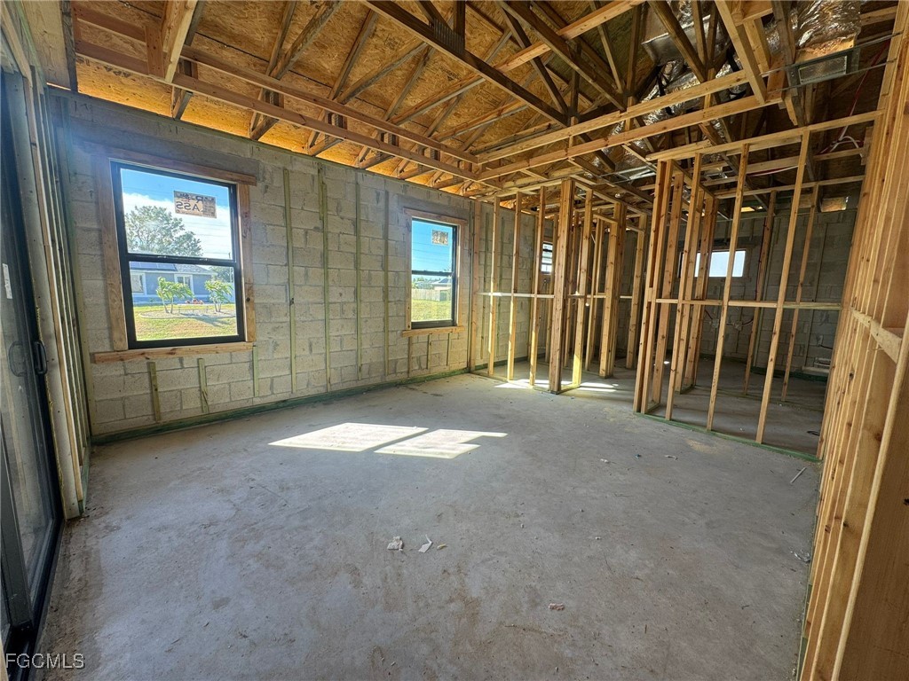 3 Bed SingleFamilyResidence for Sale in Cape Coral, photo 11