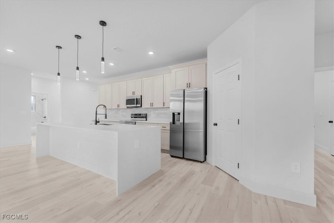 4 Bed SingleFamilyResidence for Sale in Sun N Lakes, photo 11
