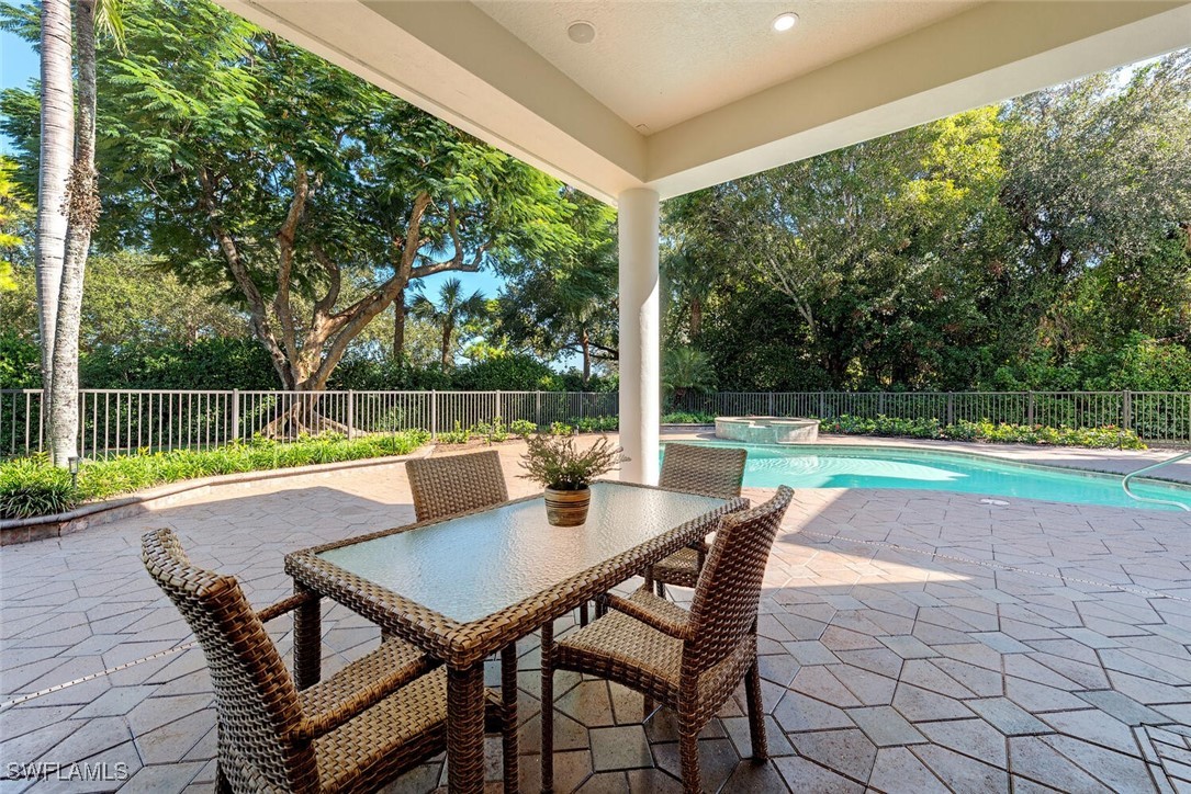 6 Bed Pool Home for Sale in Colliers Reserve, photo 11
