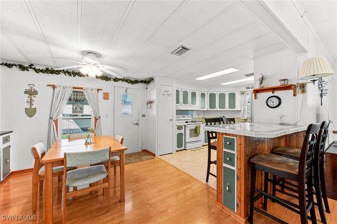 2 Bed ManufacturedHome for Sale in Naples, FL, $159,000 — photo 11