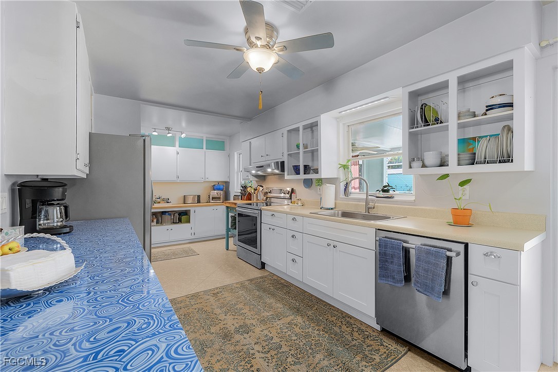 2 Bed Pool Home for Sale in Pine Island Ridge, FL, $358,000 — photo 11