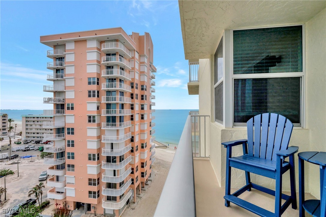 1 Bed Waterfront Home for Sale in Fort Myers Beach, photo 11