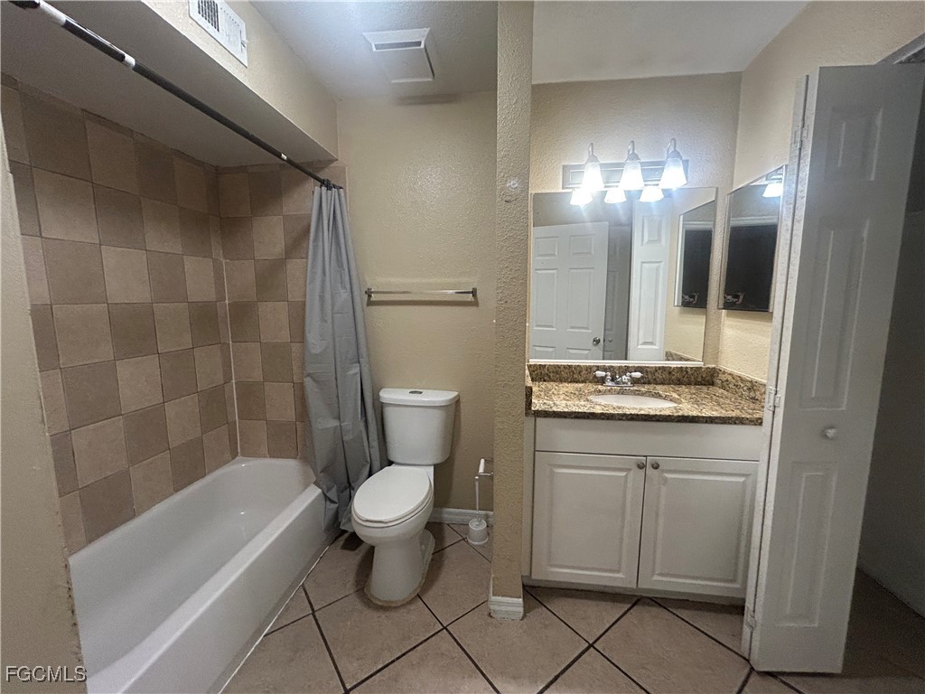 2 Bed Condominium for Sale in Village Creek, photo 11