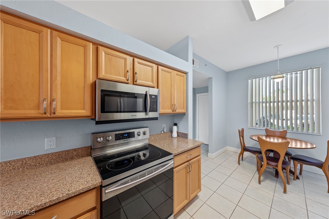 2 Bed Condominium for Sale in Stoneybrook, FL — photo 11
