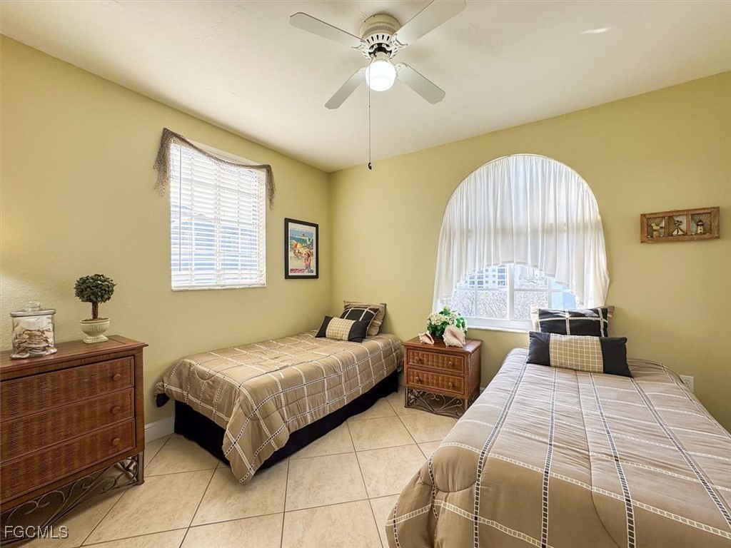 2 Bed Waterfront Home for Sale in Captains Bay South, FL — photo 11
