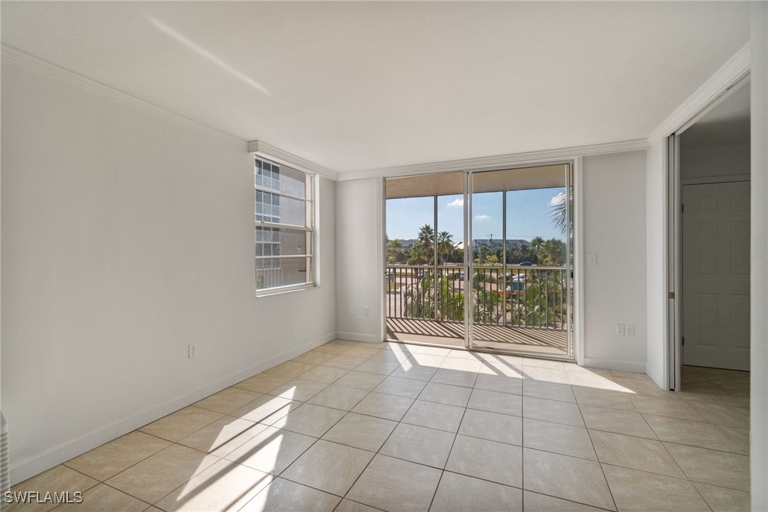 1 Bed Waterfront Home for Sale in Bonita Beach, photo 11