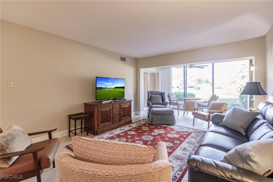 2 Bed Waterfront Home for Sale in Fort Myers, photo 11