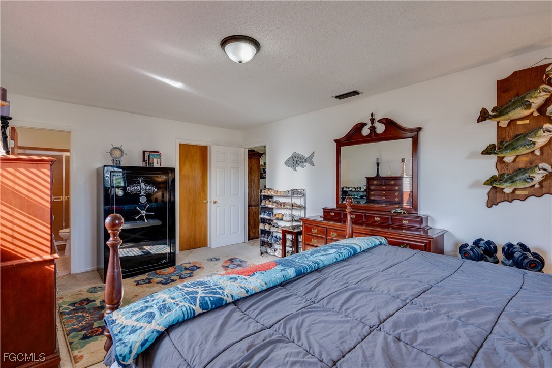 2 Bed Waterfront Home for Sale in Fort Myers, photo 11