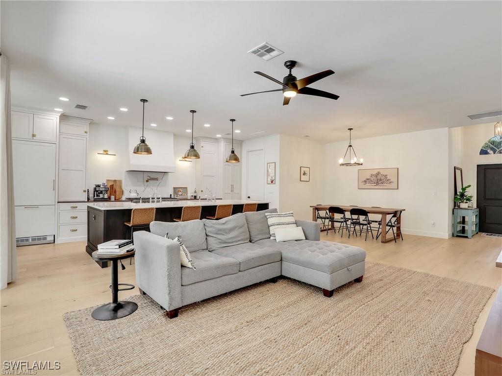 3 Bed Pool Home for Sale in Cedar Creek, photo 11