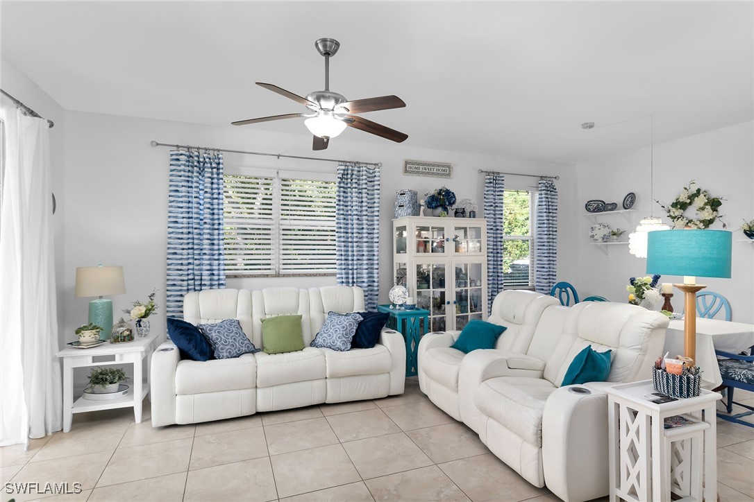 3 Bed Condominium for Sale in Sunset Cay Lakes, FL, $286,900 — photo 11