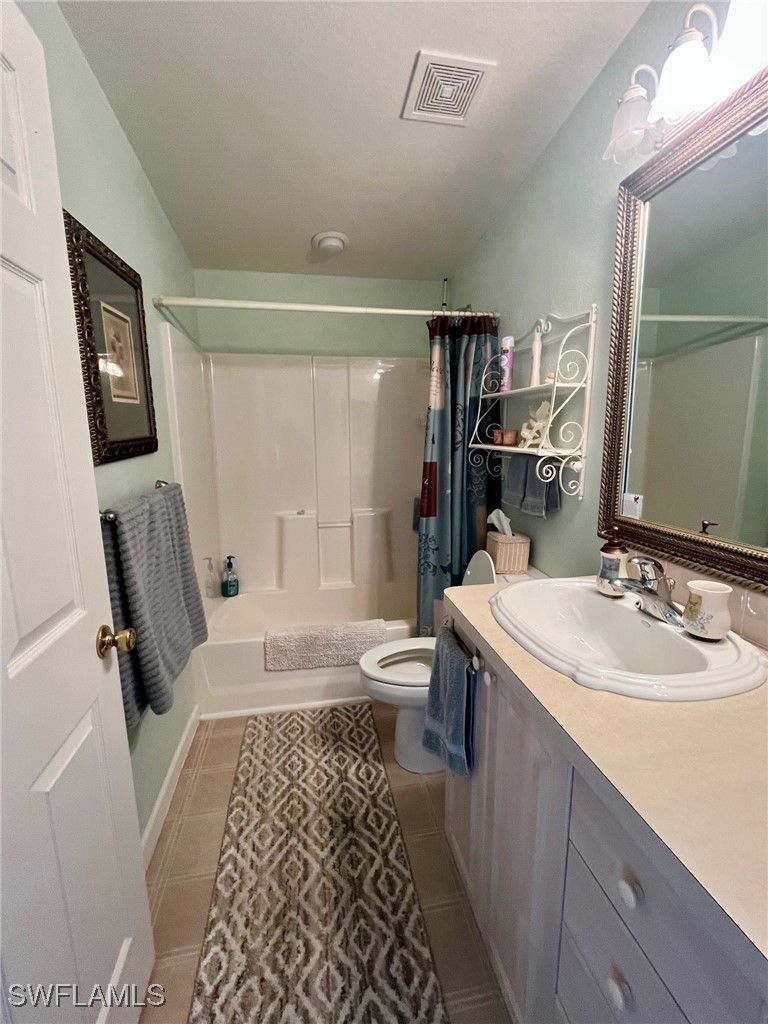 2 Bed SingleFamilyResidence for Sale in Naples, FL, $289,900 — photo 11