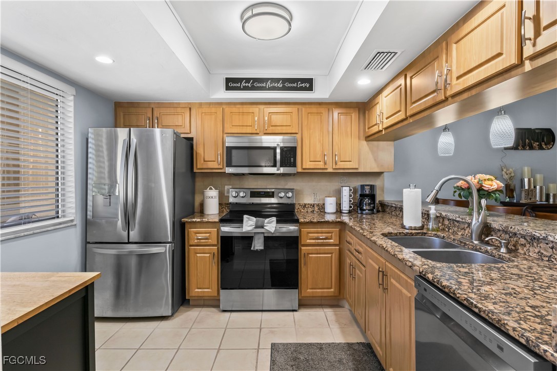 2 Bed Condominium for Sale in Fort Myers, FL, $178,000 — photo 11