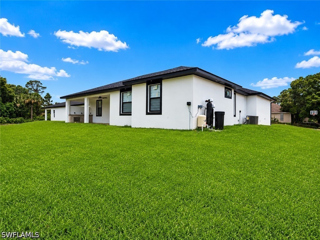 4 Bed SingleFamilyResidence for Sale in Lehigh Acres, photo 11