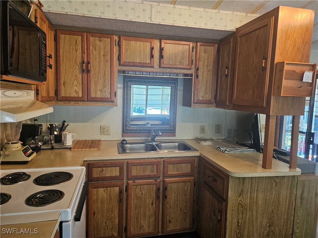 1 Bed ManufacturedHome for Sale in Naples, FL, $69,500 — photo 11