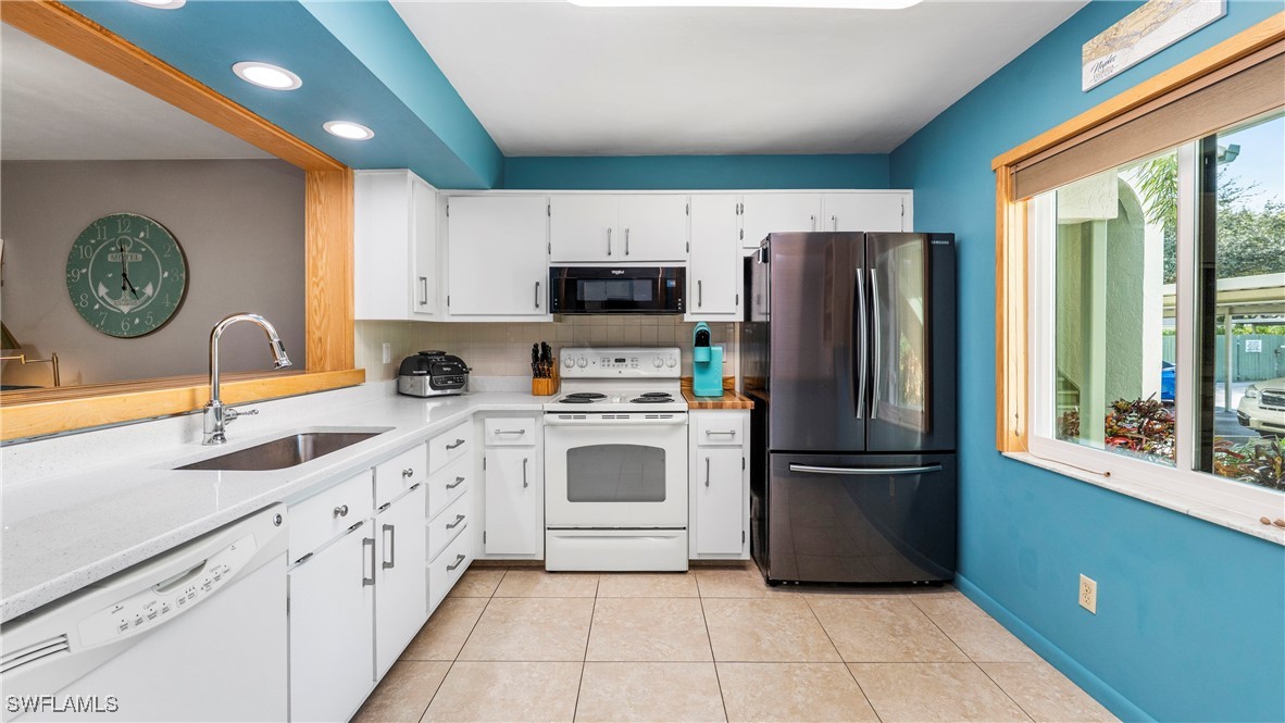 2 Bed Condominium for Sale in Naples, FL, $239,900 — photo 11