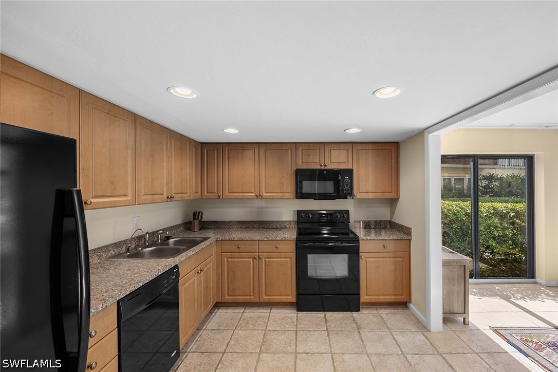 2 Bed Waterfront Home for Sale in Naples, photo 11