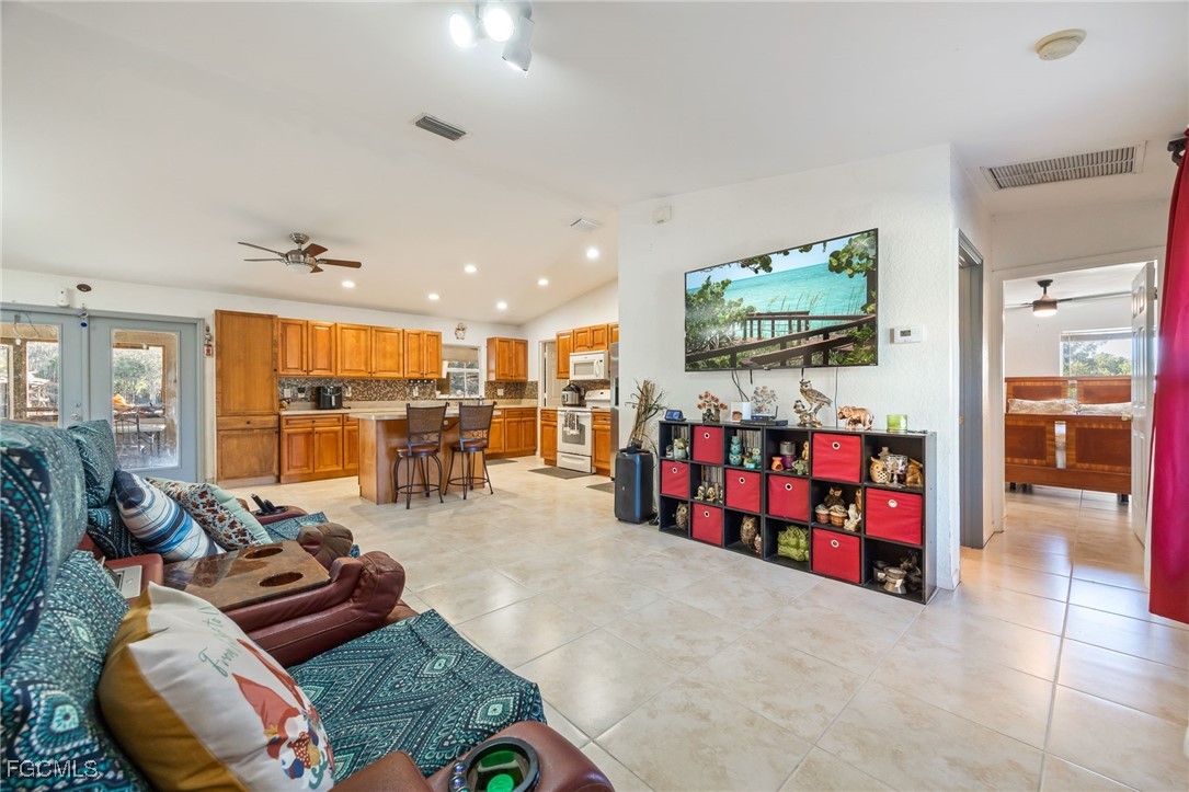 3 Bed SingleFamilyResidence for Sale in Clewiston, FL — photo 11