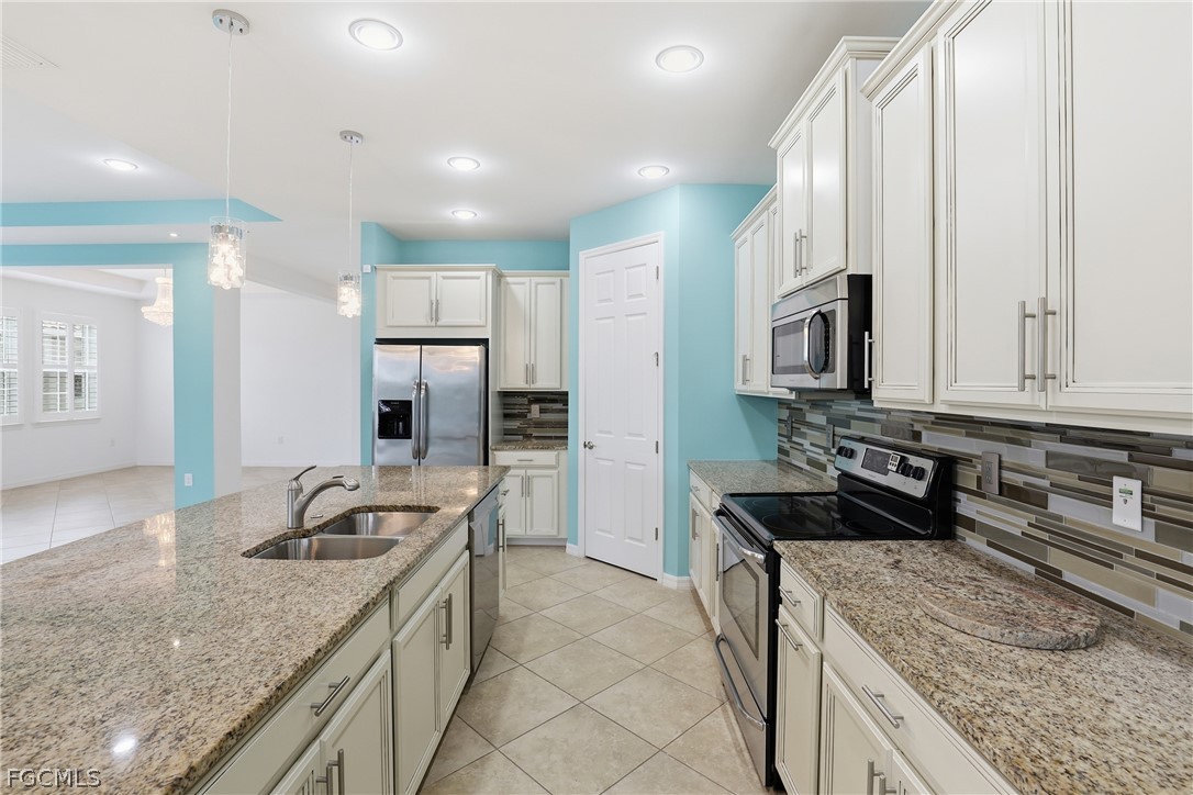 4 Bed Pool Home for Sale in Lindsford, photo 11