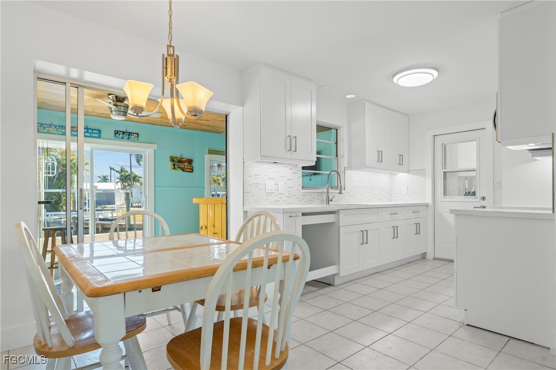 2 Bed Waterfront Home for Sale in Matlacha, FL, $399,999 — photo 11