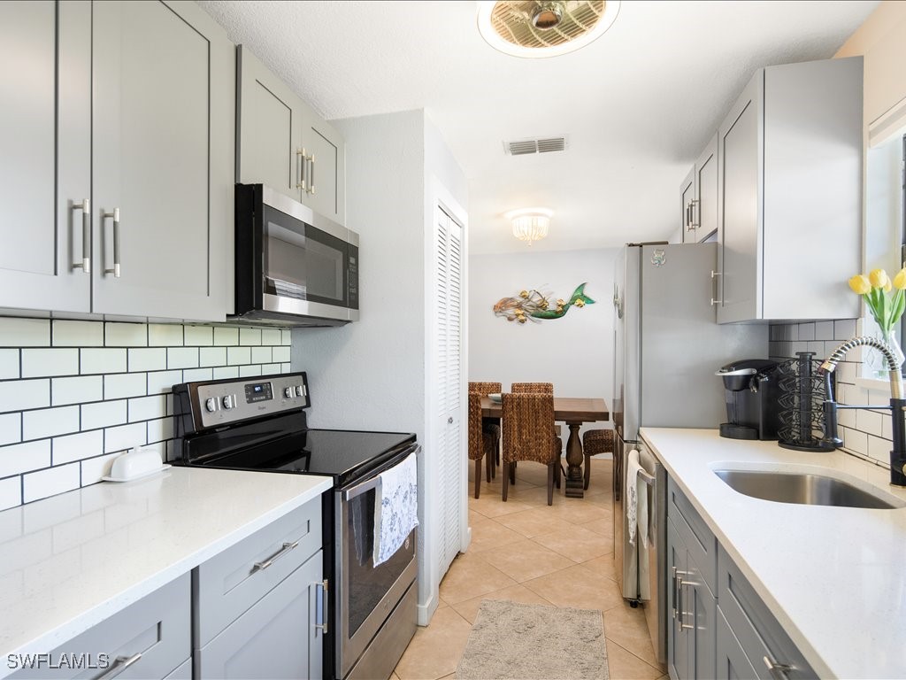 3 Bed SingleFamilyResidence for Sale in Naples, photo 11
