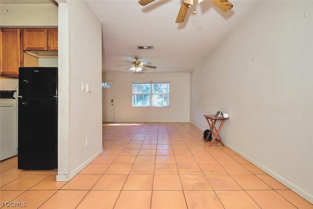 3 Bed SingleFamilyResidence for Sale in Naples, photo 11