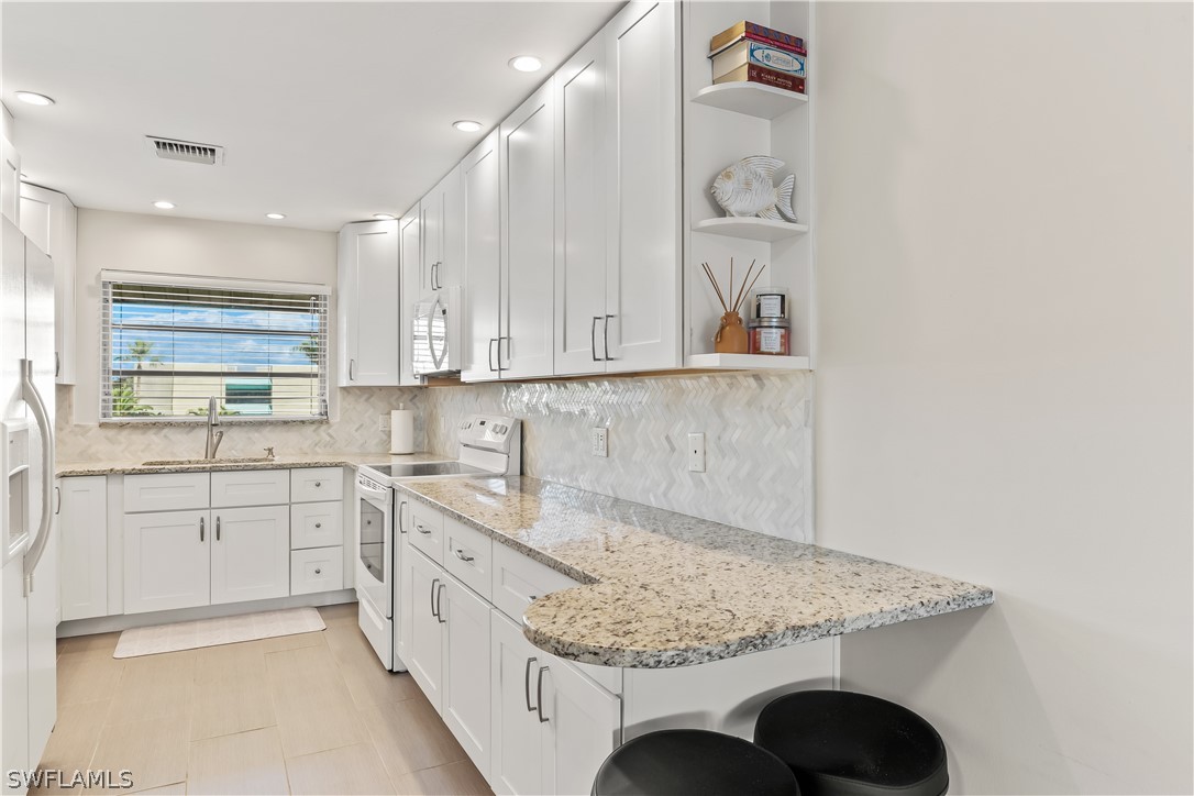 2 Bed Condominium for Sale in Naples, FL, $289,900 — photo 11