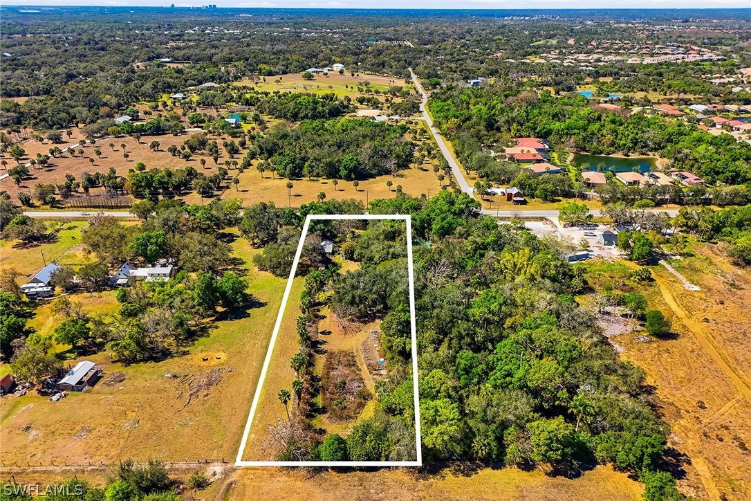 2 Bed SingleFamilyResidence for Sale in Buckingham, FL — photo 11