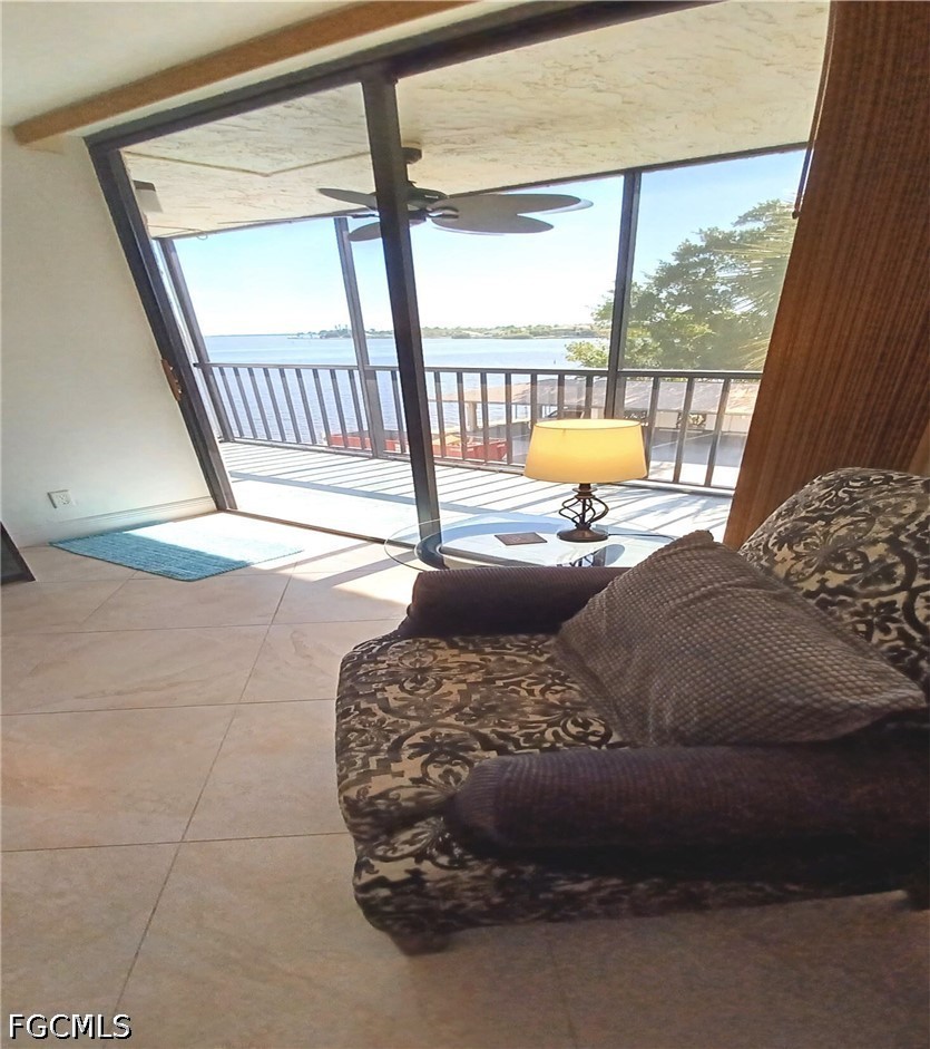 1 Bed Waterfront Home for Sale in Schooner Bay, photo 11