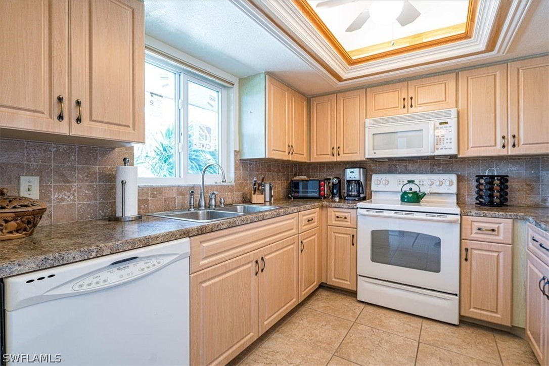 2 Bed Waterfront Home for Sale in Naples, photo 11