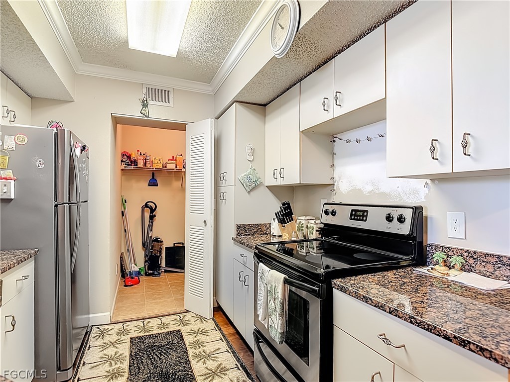 2 Bed Condominium for Sale in Musa At Daniels, FL, $134,900 — photo 11