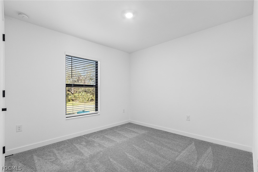 3 Bed SingleFamilyResidence for Sale in Cape Coral, photo 11