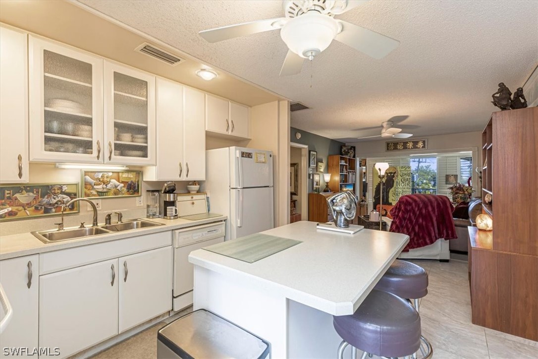 1 Bed Condominium for Sale in Naples, FL, $199,000 — photo 11