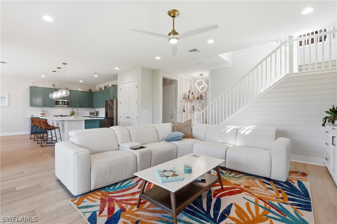 4 Bed SingleFamilyResidence for Sale in Estero, photo 11