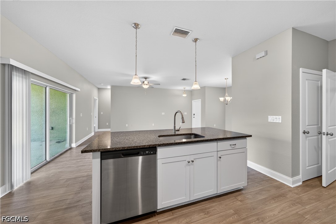 3 Bed SingleFamilyResidence for Sale in Cape Coral, photo 11