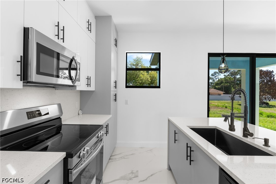 3 Bed SingleFamilyResidence for Sale in Lehigh Acres, photo 11