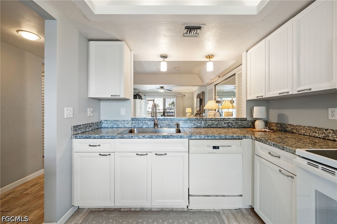 1 Bed Waterfront Home for Sale in Boardwalk Caper, photo 11