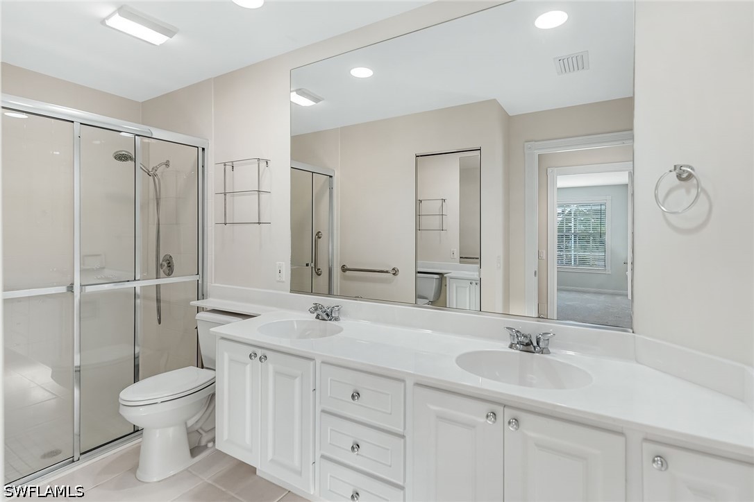 2 Bed Pool Home for Sale in Island Walk, photo 11