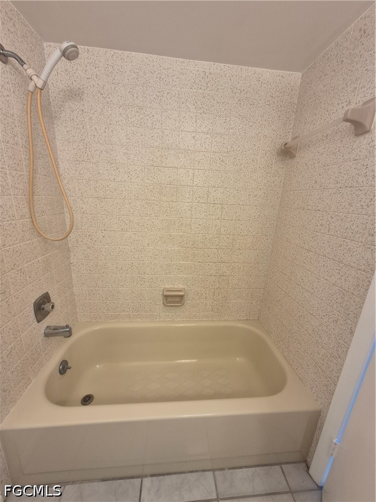 1 Bed Condominium for Sale in Fort Myers, FL, $89,900 — photo 11